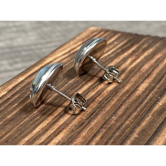 Red Fox Cabochon Silver Tone Stud Earrings 1/2” - Picture 3 of 6